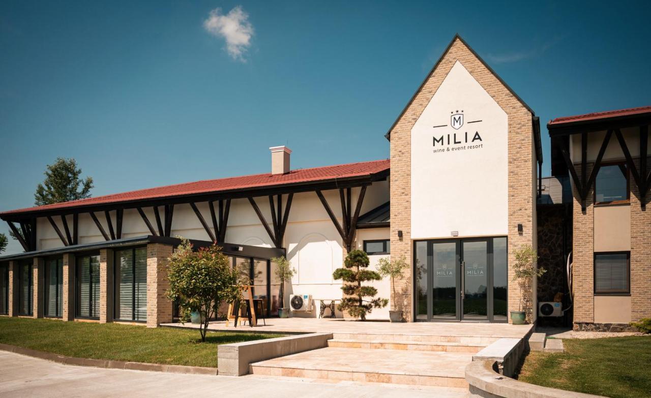 Milia Wine & Event Resort Dunajsky Klatov ภายนอก รูปภาพ